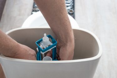 wc spülkasten rinnt 